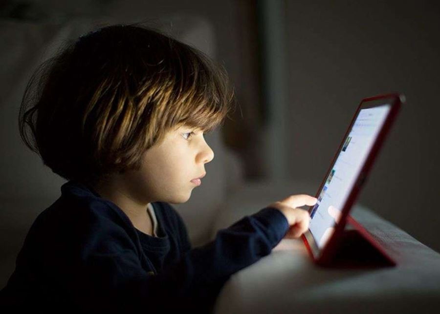 سموم على الشبكة.. كيف نحمي اطفالنا من وحوش الإنترنت؟