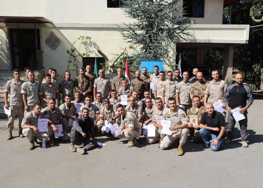 الجيش: حفل تخريج عسكريين من "المجوقل" تابعوا دورتين