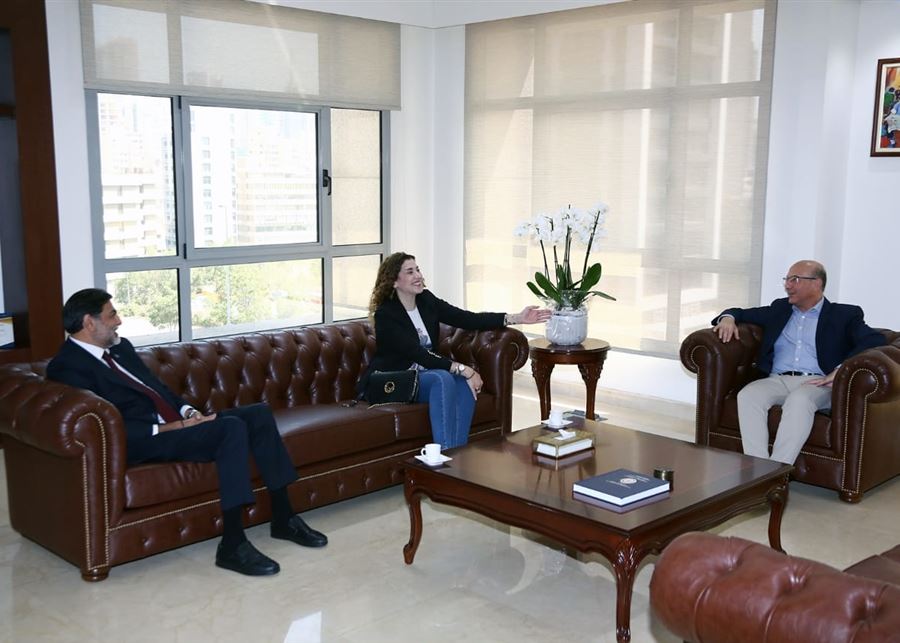 النقيب بخاش التقى القنصل ابو رجيلي ونقيبة المهن البصرية في لبنان 