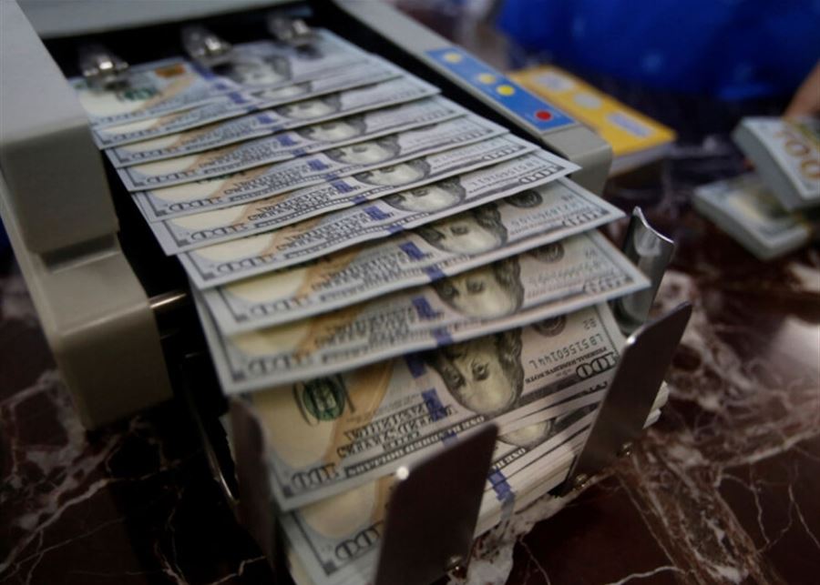 المضاربة تُشعل الدولار... "خبير اقتصاديّ" يكشف: سيهدأ بنحو مفاجئ