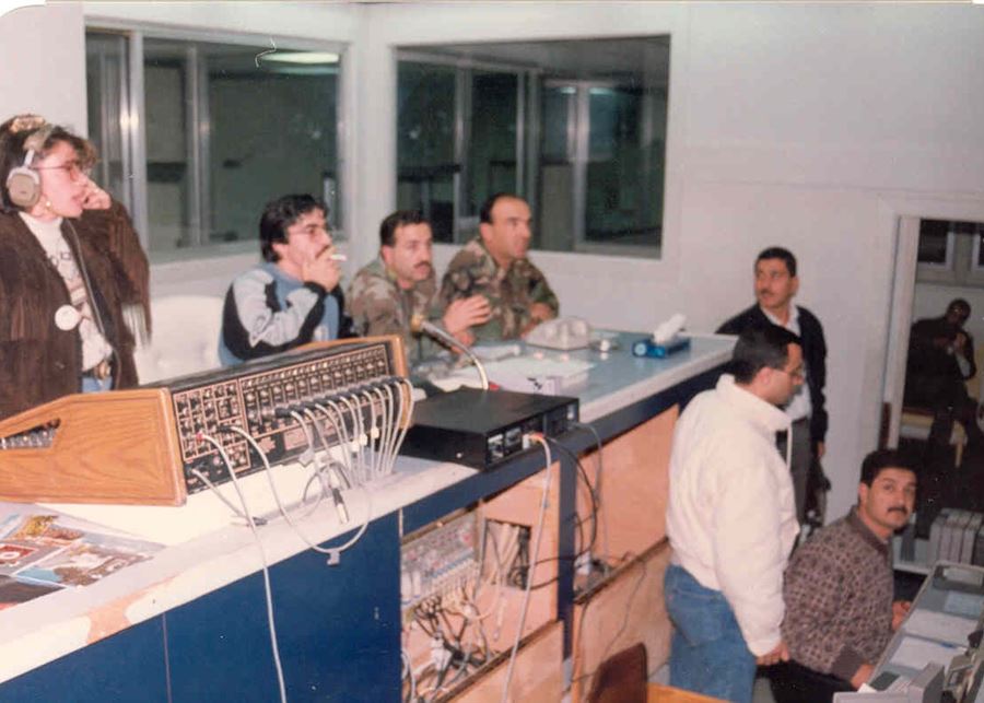بالصور- تولي الجيش مرفقا عاما ليس سابقة... هكذا ادار تلفزيون لبنان في 1993  