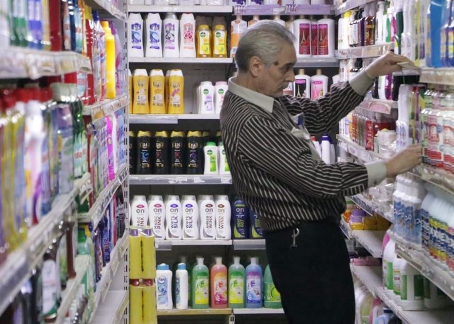 أسعار المواد الغذائية والخضار في لبنان إلى «الدولرة» بدءاً من غد 