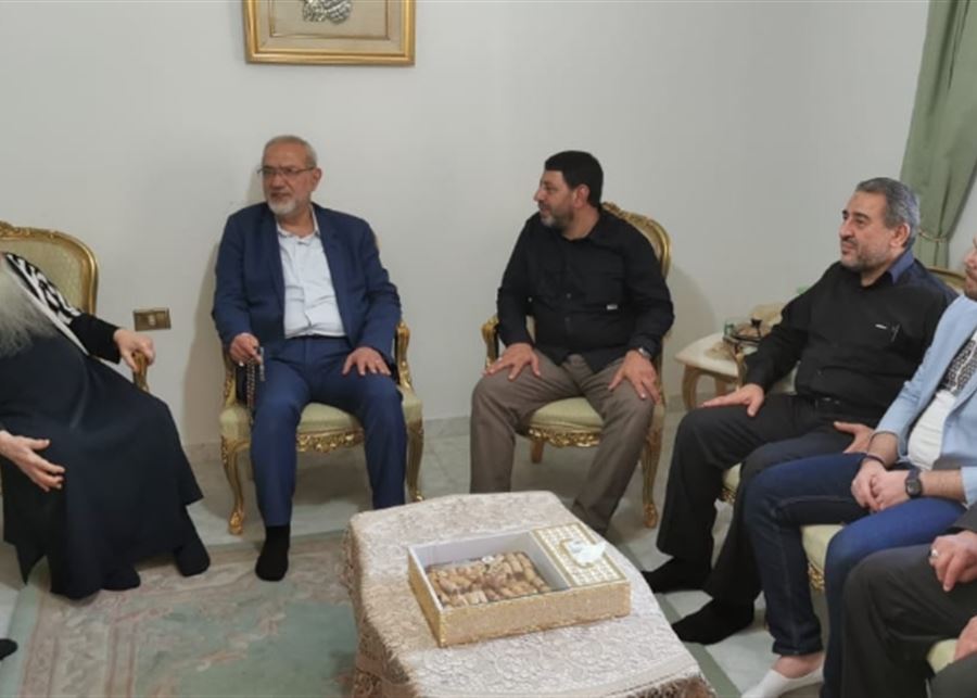 وفد من "حزب الله" زار أبو ذياب مهنئا إياه بتتويجه بالعمامة المكولسة 