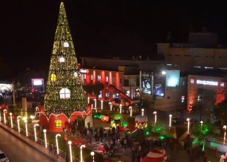 هل أطفأ الدولار الجمركي بهجة اللبنانيين في شراء شجرة الميلاد وزينتها؟