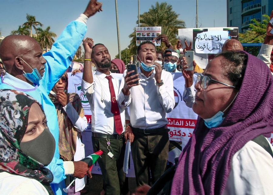 تظاهرات جديدة في السودان: أطباء يحتجّون وطرق مقطوعة في الشمال