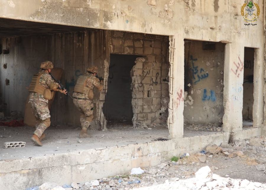 الجيش: تمرين يحاكي مهاجمة مجموعة إرهابية محصنة في أماكن مبنية (صور) 