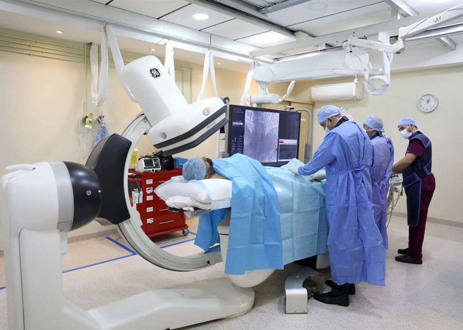 مستشفى الحريري دشن تحديث قسم قسطرة شرايين القلب وأعلن إجراء أول عملية تغيير صمام من دون جراحة  