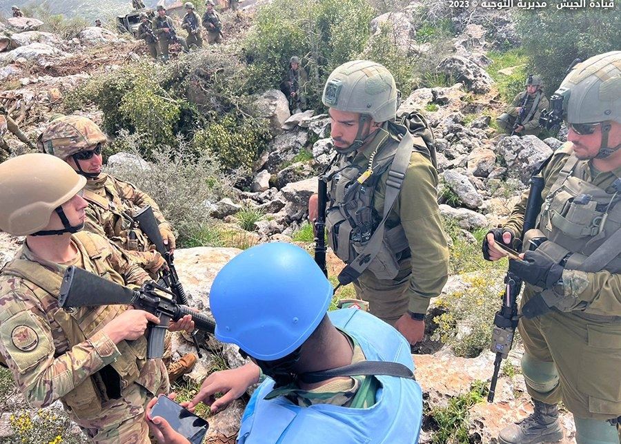 بالصور: دورية إسرائيلية تخرق الشريط الأزرق... والجيش يتدخل