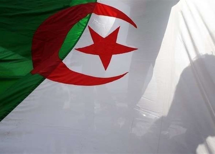 هجرة الأطباء تثير الجدل في الجزائر