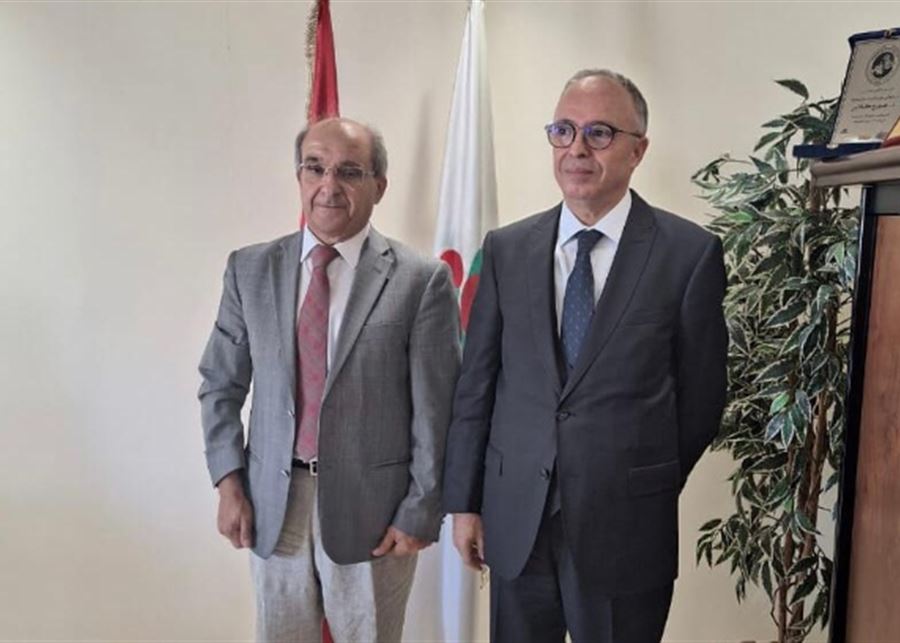 كلاس عرض وسفير الجزائر التحضيرات لوضع اتفاقية مشتركة في مجالي الشباب والرياضة  