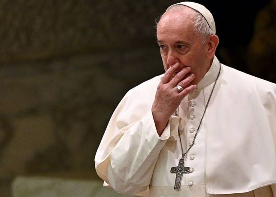 البابا فرنسيس يبكي عند ذكر أوكرانيا 