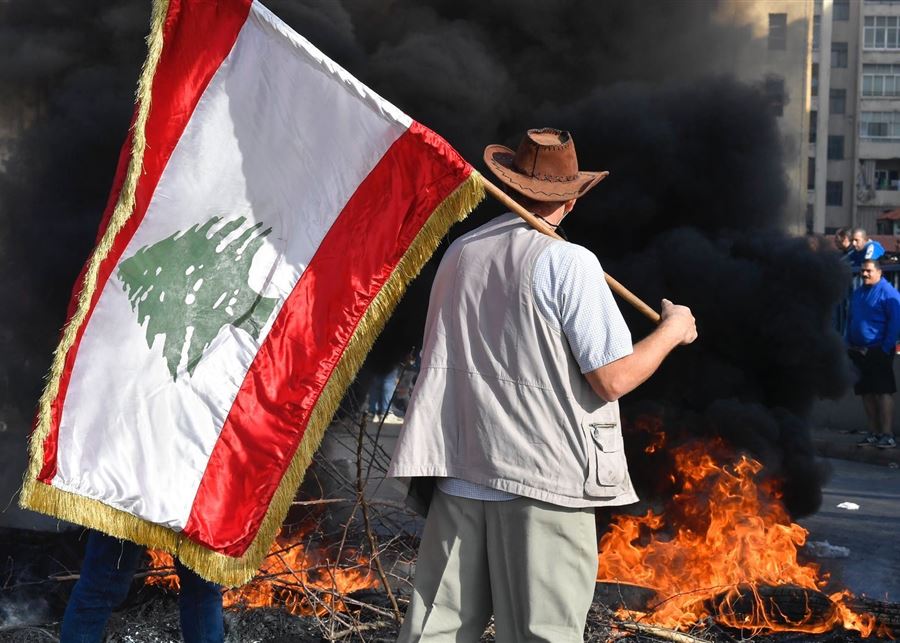 9 من 10 لبنانيين يواجهون صعوبة في تيسير أمورهم... أرقام صادمة عن الراغبين في الهجرة
