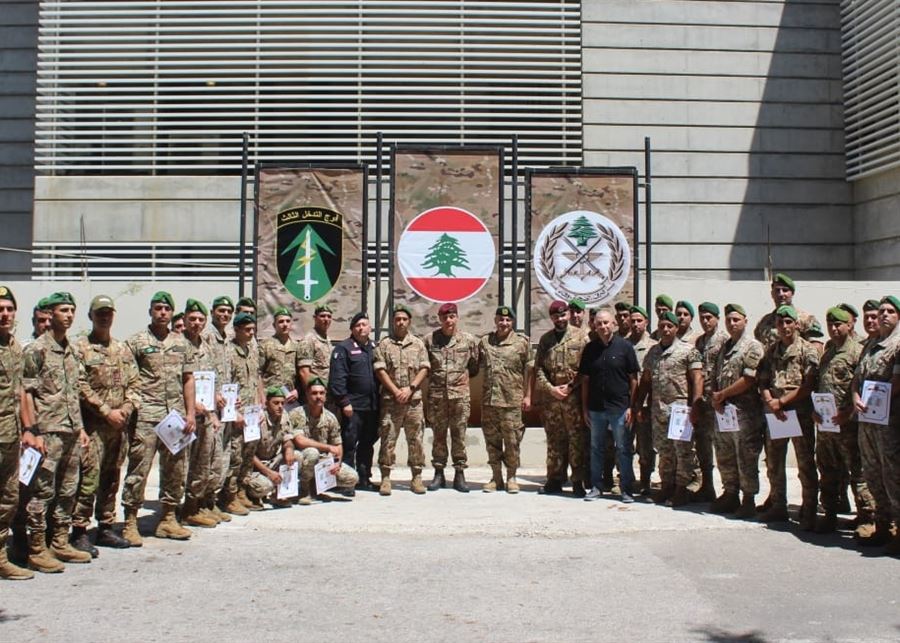 الجيش: حفل تخريج وتوزيع إفادات على عسكريين من فوج التدخل الثالث