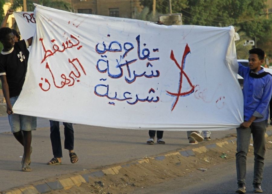 صراع على السلطة ومعارك دامية في السودان... ومصر تدخل على الخط! 