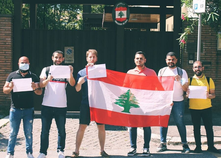 "لشو بدّي كفّي علمي"... طلاب لبنان يسألون فمن يُجيبهم وينجح في هذا الامتحان الكبير؟!