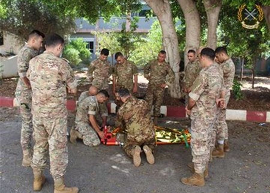 الجيش: حفل توزيع شهادات على عسكريين تابعوا دورة "مسعف ميداني أثناء القتال"