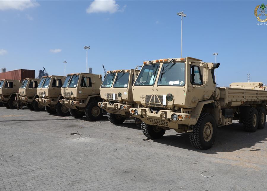 وصول خمس عشرة شاحنة عسكرية إلى مرفأ بيروت كهبة مقدّمة للجيش