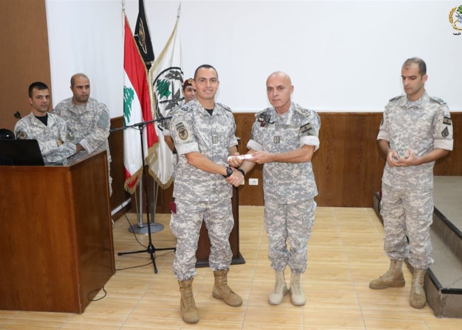 الجيش: حفل تخريج وتوزيع شهادات على عسكريين من "مغاوير البحر"