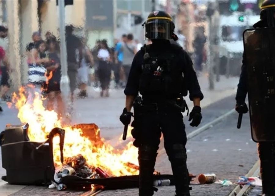 اعتقال 157 شخصا في فرنسا بعدما هزّت أعمال الشغب البلاد